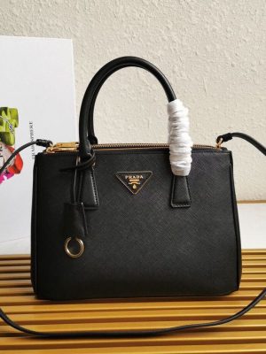 Medium Prada Galleria Saffiano leather bag