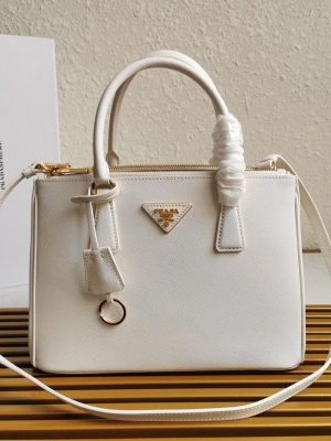 Medium Prada Galleria Saffiano leather bag