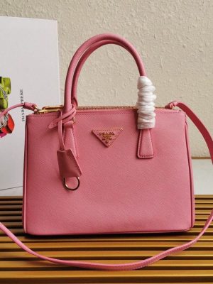 Medium Prada Galleria Saffiano leather bag