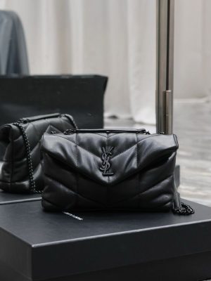 759337-1_toy_puffer_in_lambskin_23_x_15.5_x_8.5_cm_520.jpg