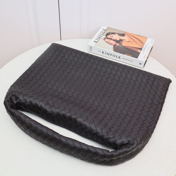 Bottega Veneta Large Hop Shoulder Bag -Chocolate