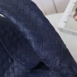 Bottega Veneta Large Hop Shoulder Bag-Navy blue