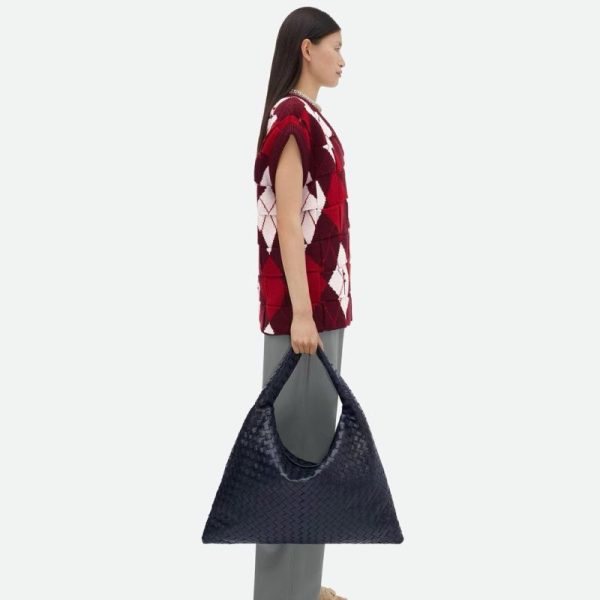 Bottega Veneta Large Hop Shoulder Bag-Navy blue