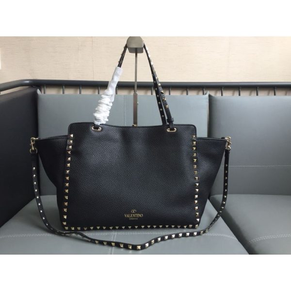 Medium Grainy Calfskin Rockstud Bag