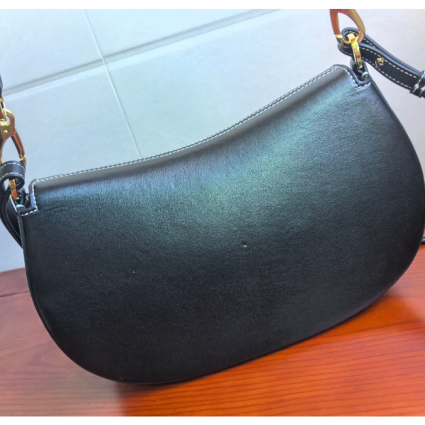 Garavani Ohval Medium soulder bag in Nappa leather