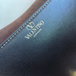 Garavani Ohval Medium soulder bag in Nappa leather