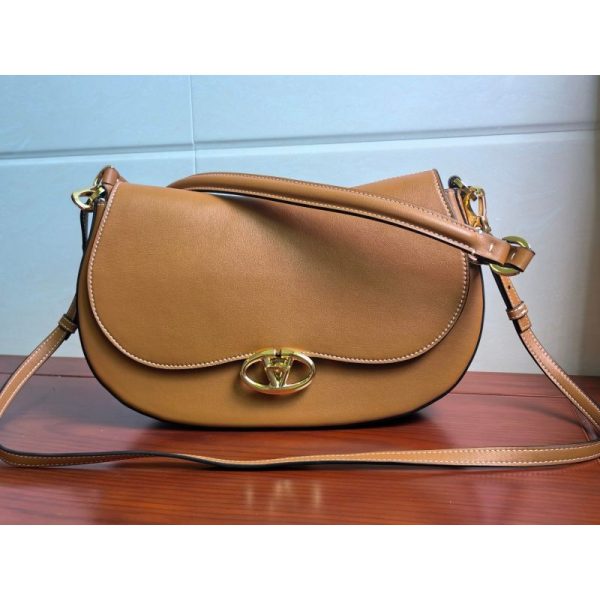 Garavani Ohval Medium soulder bag in Nappa leather